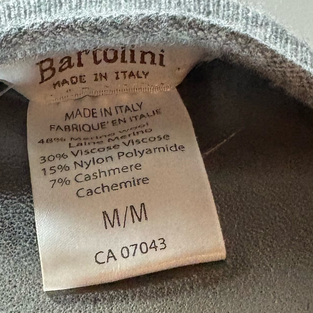 Valentine Bartolini Heart Pattern Sweater, 48% Merino Wool 7% Cashmere. - Picture 3 of 5